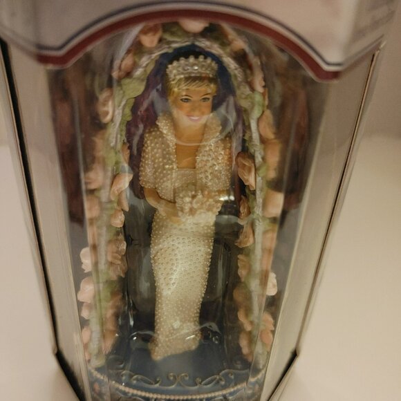 Carlton Cards Diana Princess of Wales Heirloom Christmas Ornament 1998 A6 - Picture 2 of 5